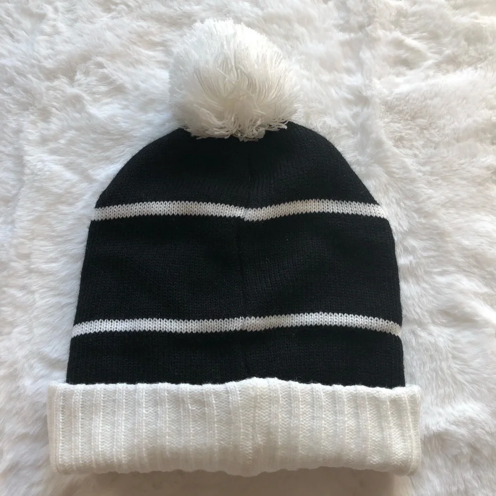 BCBG girls winter hat size small